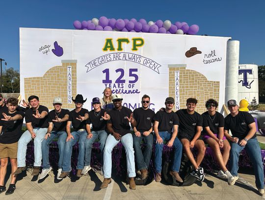 Alumni, students and community celebrate annual Tarleton Homecoming Parade