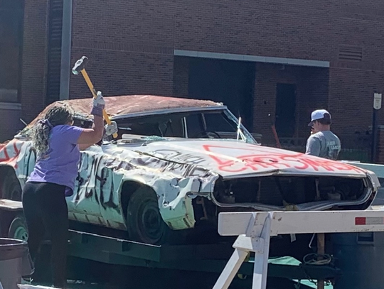 Delta Chi smashes cancer