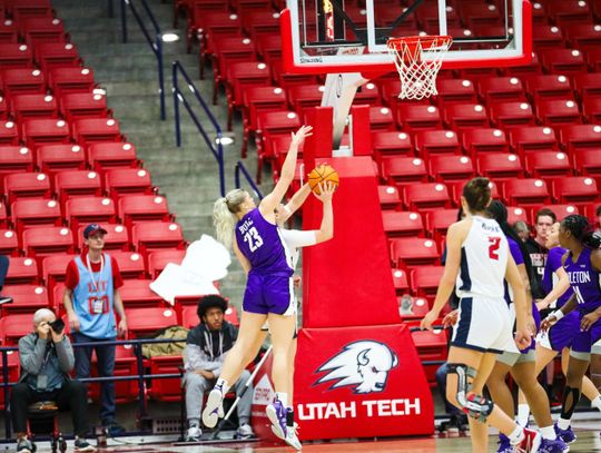 Texan women struggle with open shots, Utah Tech capitalizes