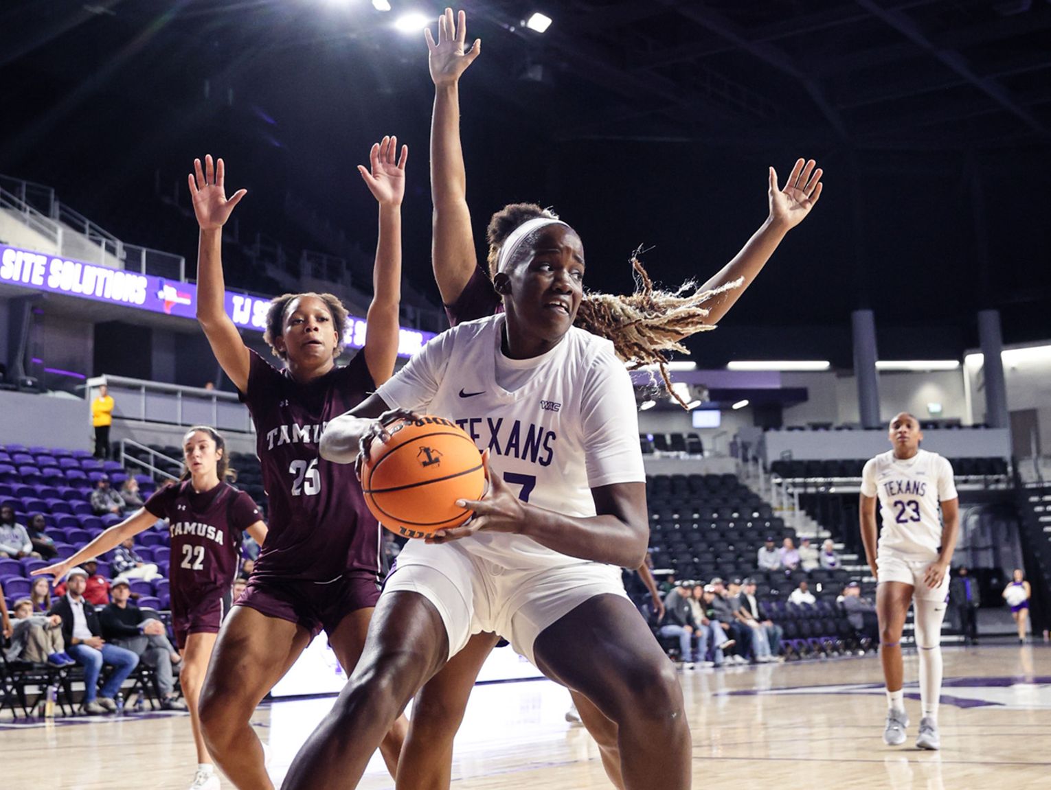 Elodie Lutbert: More than her height