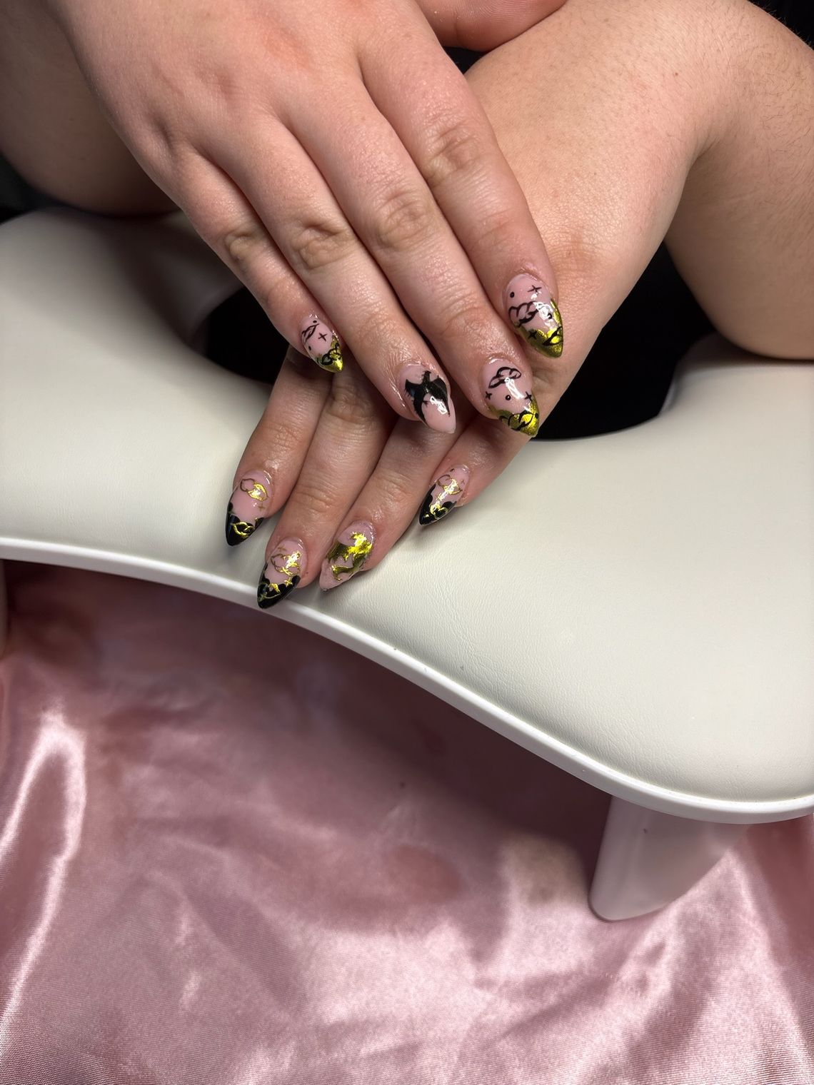 Karrah Blackman’s custom claws inspired by her cat, Betty