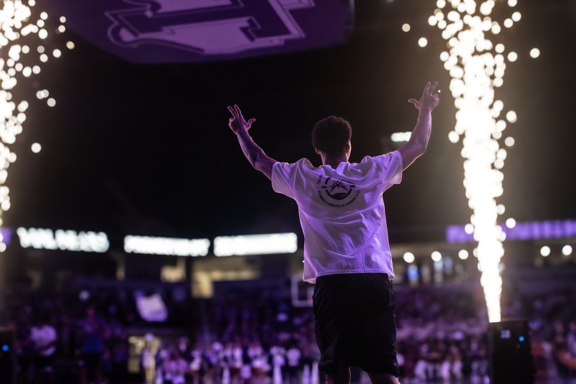 Midnight Madness: A basketball season preview