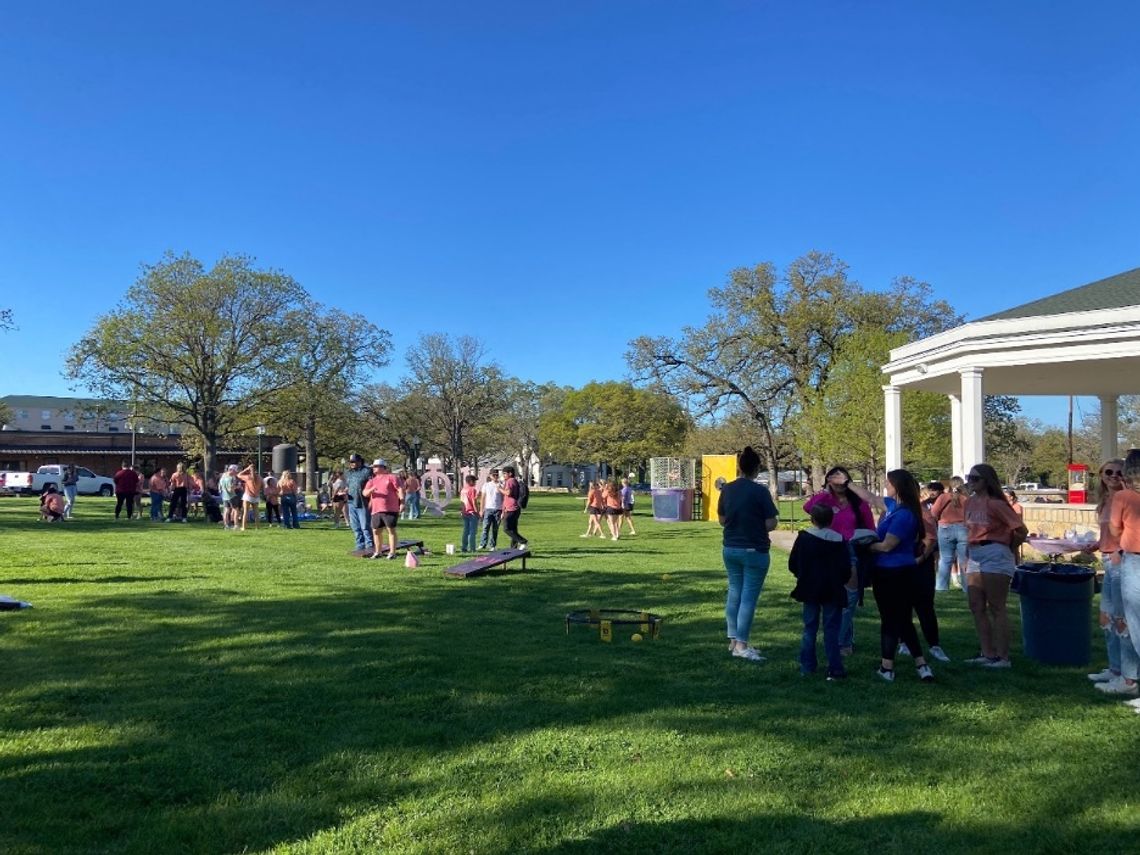 Phi Mu holds “Milkshakes for Miracles” for Philanthropy Week