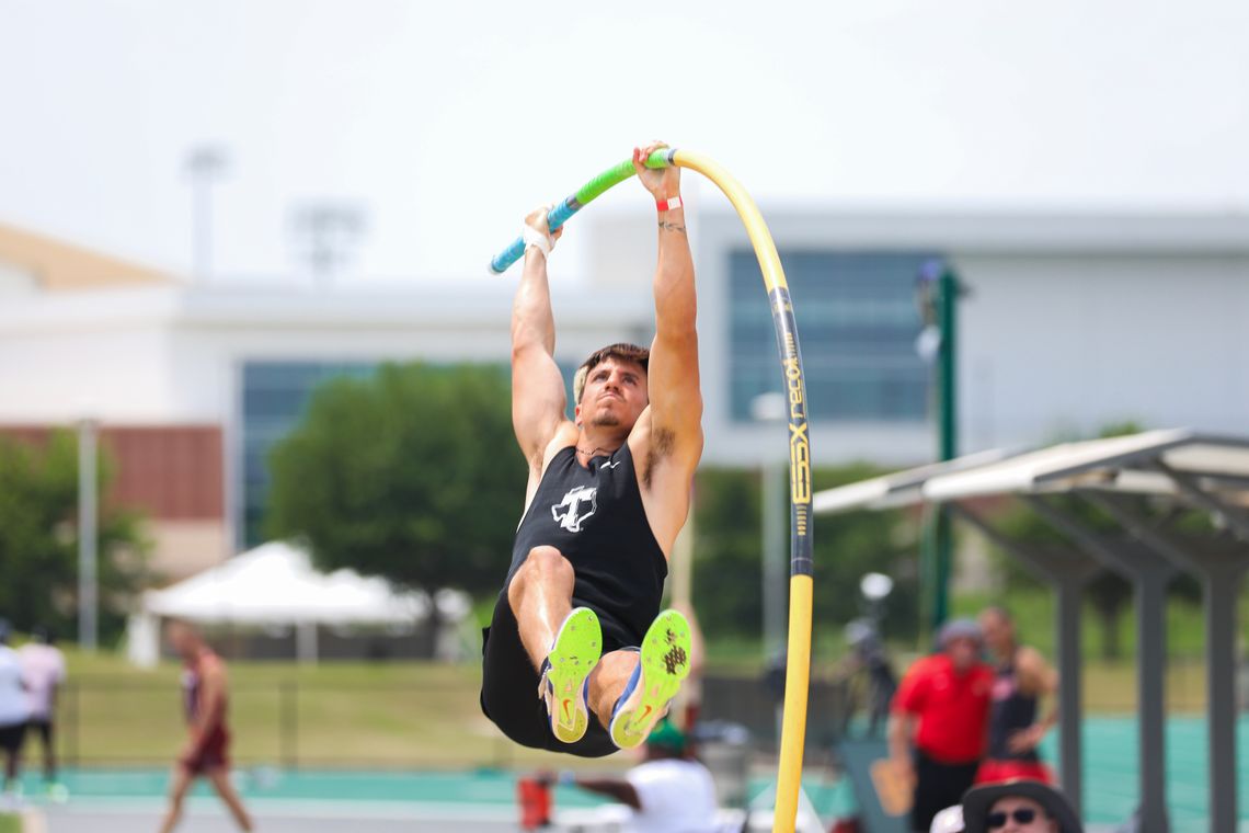 Tarleton State pole vaulters bring energy, break school records Tarleton State pole vaulters bring energy, break school records